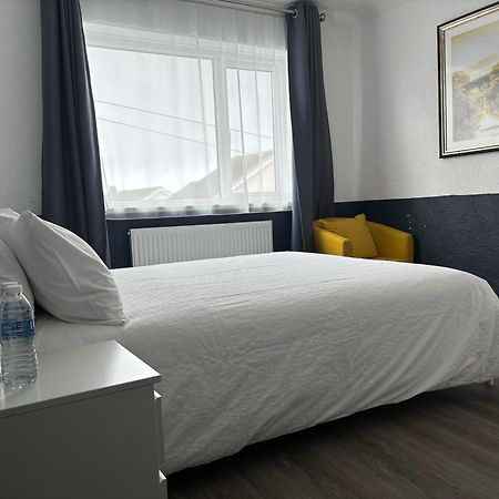 Orient B&B Holyhead Bagian luar foto