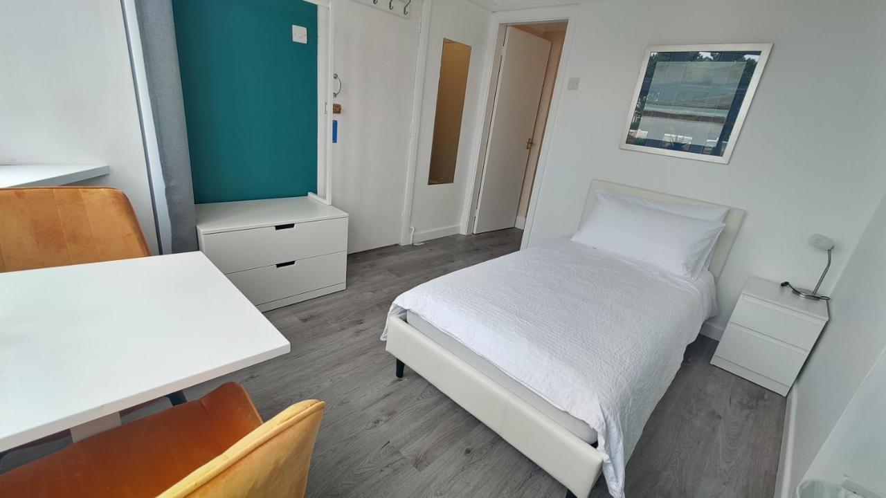 Orient B&B Holyhead Bagian luar foto