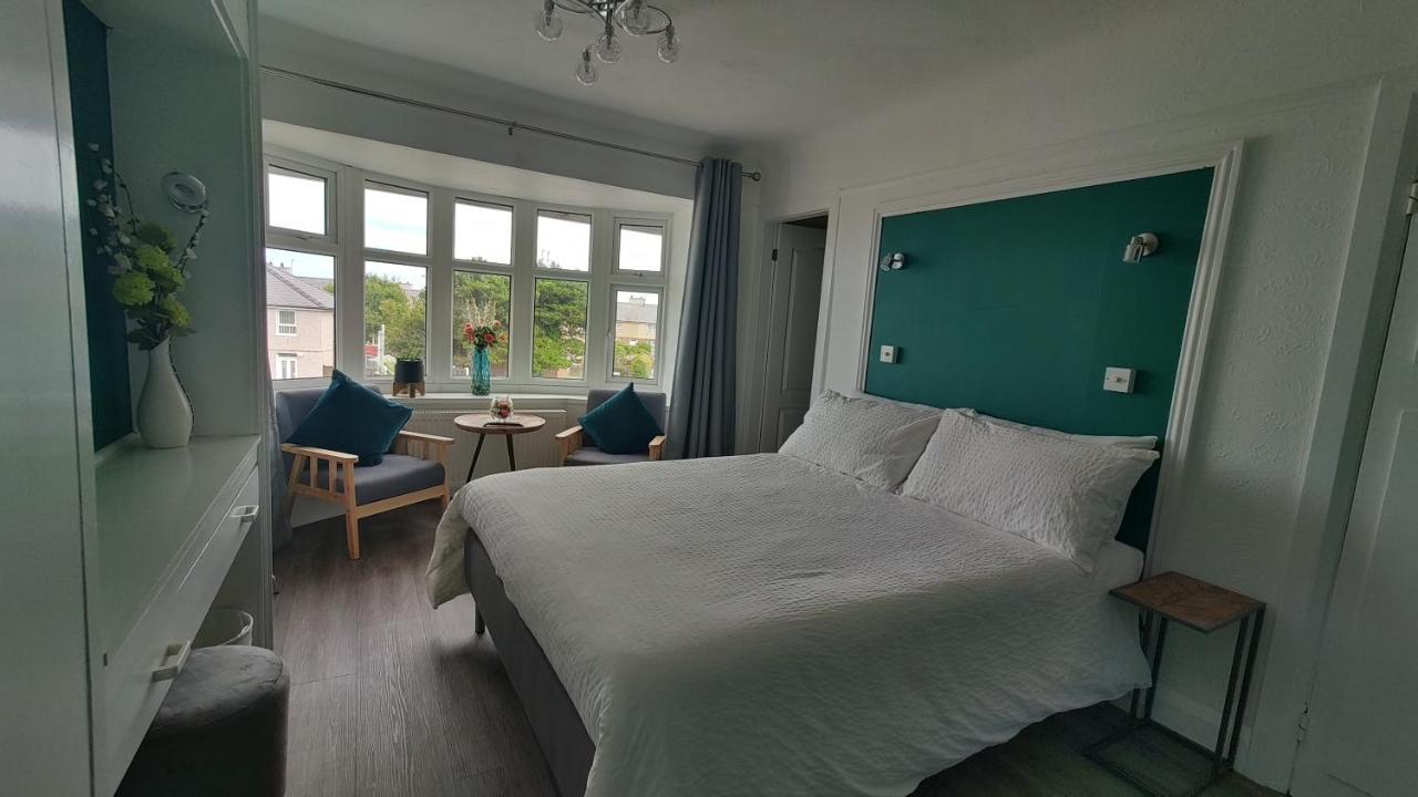 Orient B&B Holyhead Bagian luar foto