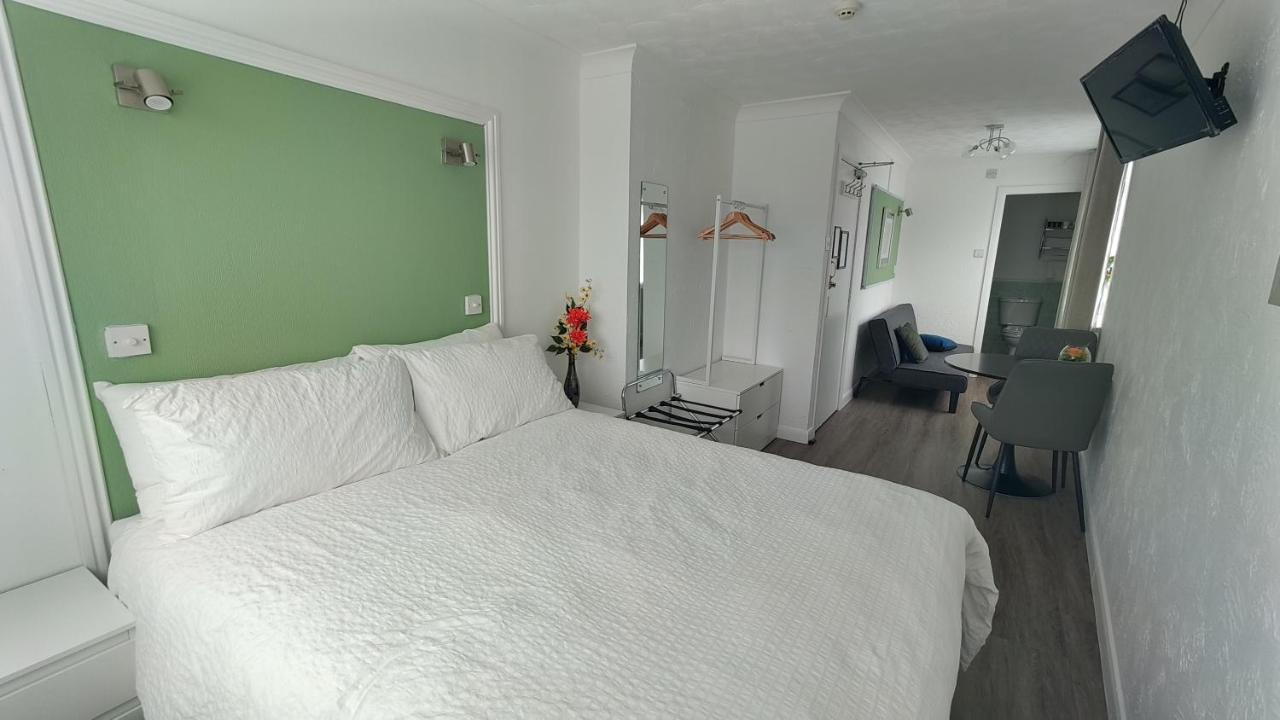 Orient B&B Holyhead Bagian luar foto