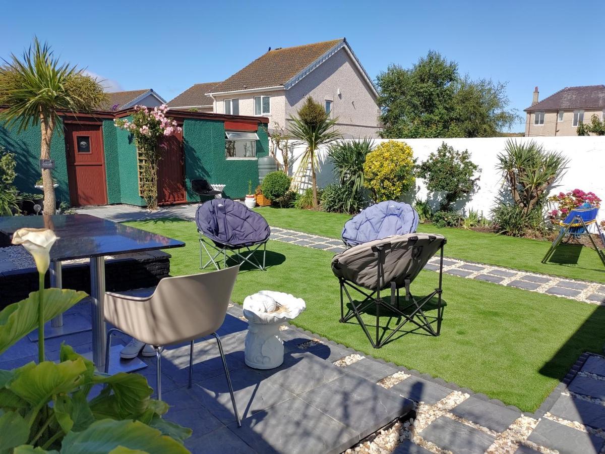 Orient B&B Holyhead Bagian luar foto