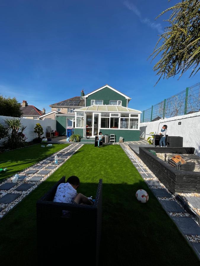Orient B&B Holyhead Bagian luar foto