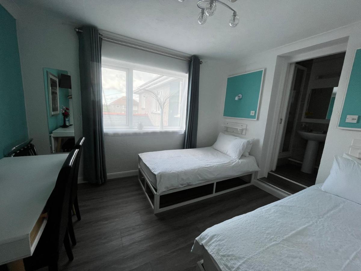 Orient B&B Holyhead Bagian luar foto