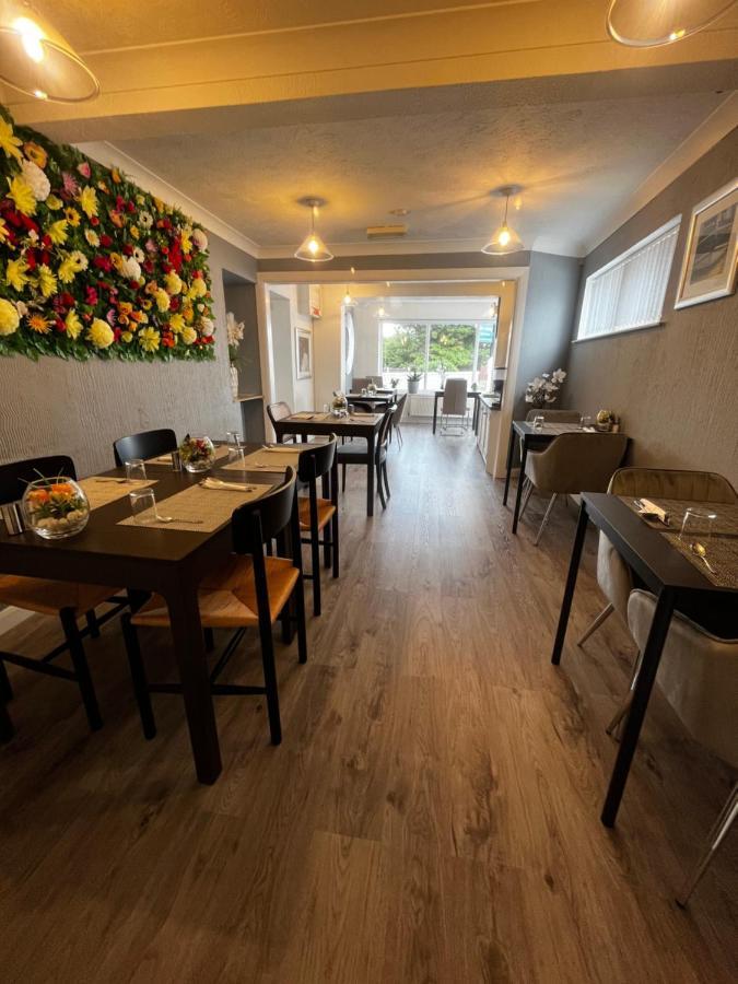 Orient B&B Holyhead Bagian luar foto
