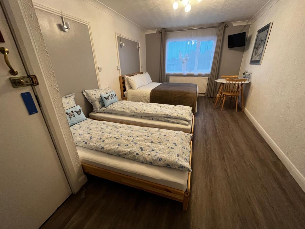 Orient B&B Holyhead Bagian luar foto