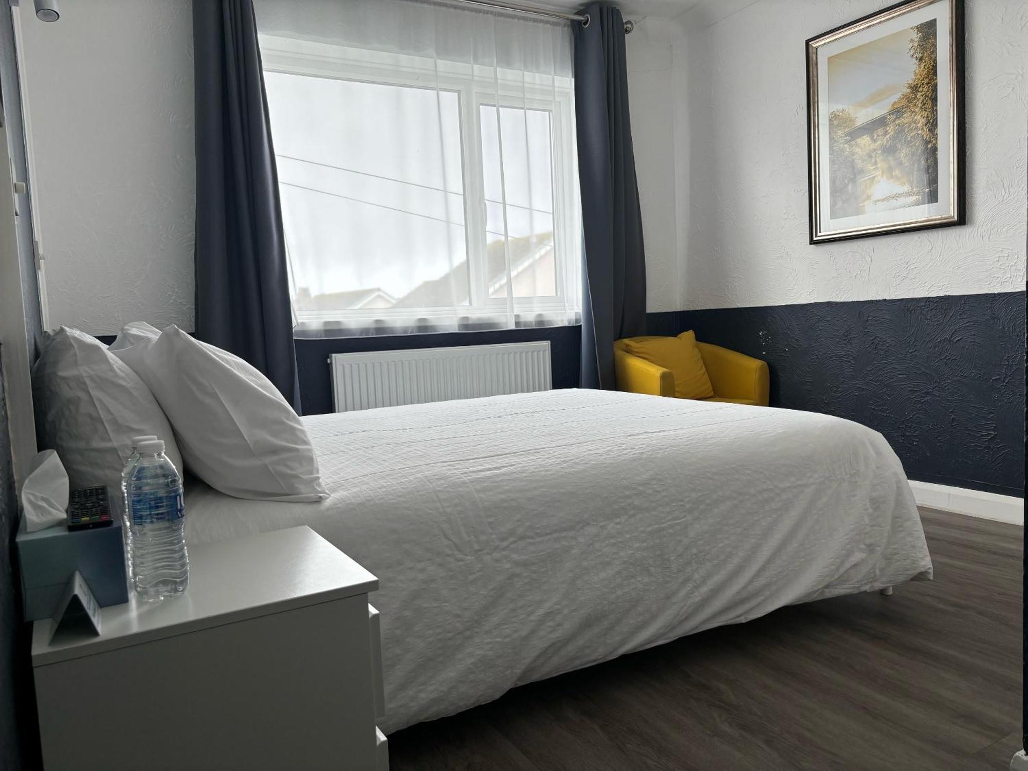 Orient B&B Holyhead Bagian luar foto